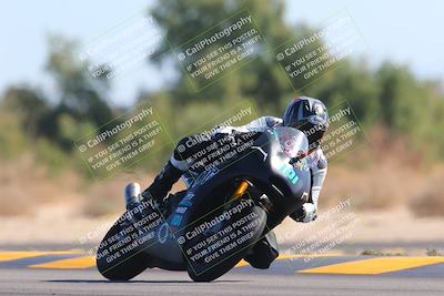 media/Nov-06-2022-SoCal Trackdays (Sun) [[208d2ccc26]]/Turn 7 Set 1 (1050am)/